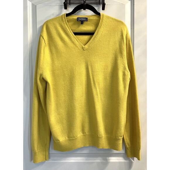 Express V-Neck 100% Merino Wool Sweater Sz XL Mens Yellow Lightweight Preppy - Picture 1 of 6